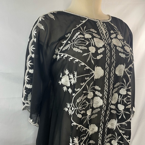 Silk Threads poncho styled blouse. This is sheer and beaded, very pretty! - Picture 4 of 5
